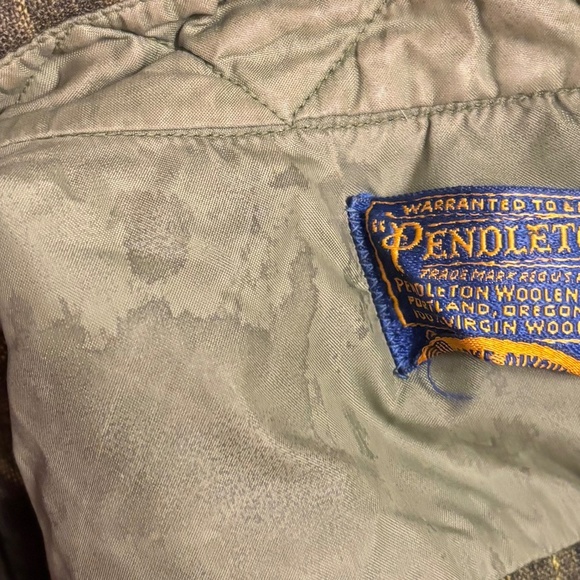 Vintage Pendleton wool button down shirt - Picture 2 of 2